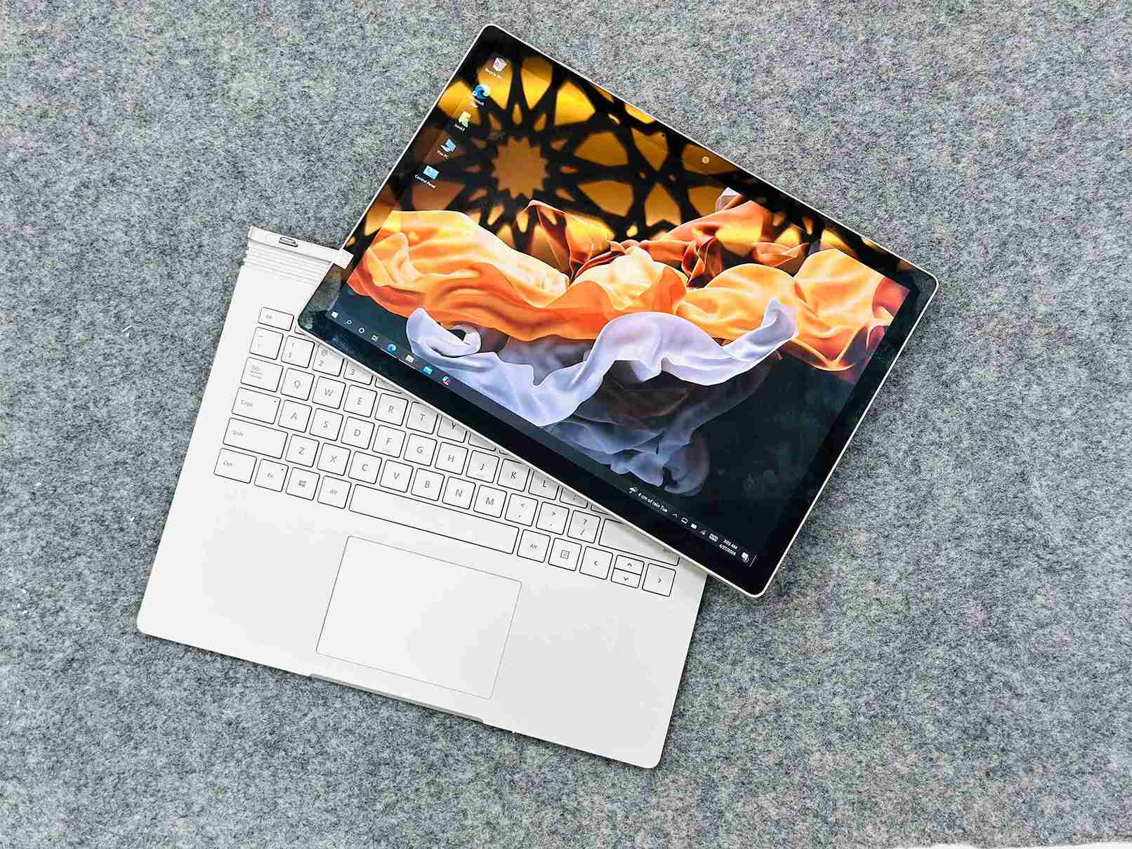 Microsoft Surface Book Core i5 6th Gen 13.5″ PixelSense Touch Laptop
