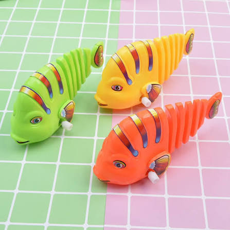 Clockwork Plastic Fish Simulation Animal Plush Jumping Stail Children's Toys -1 Pc