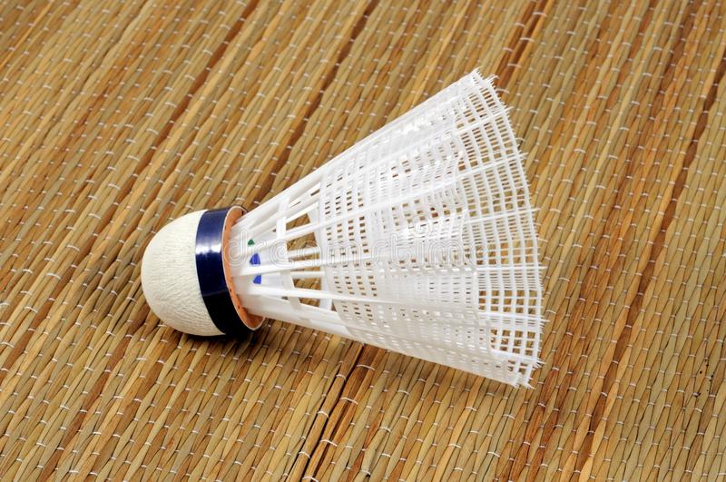 Golden Wing Superior Grade Badminton Nylon Shuttle Cock Racket Feathers 6 pcs